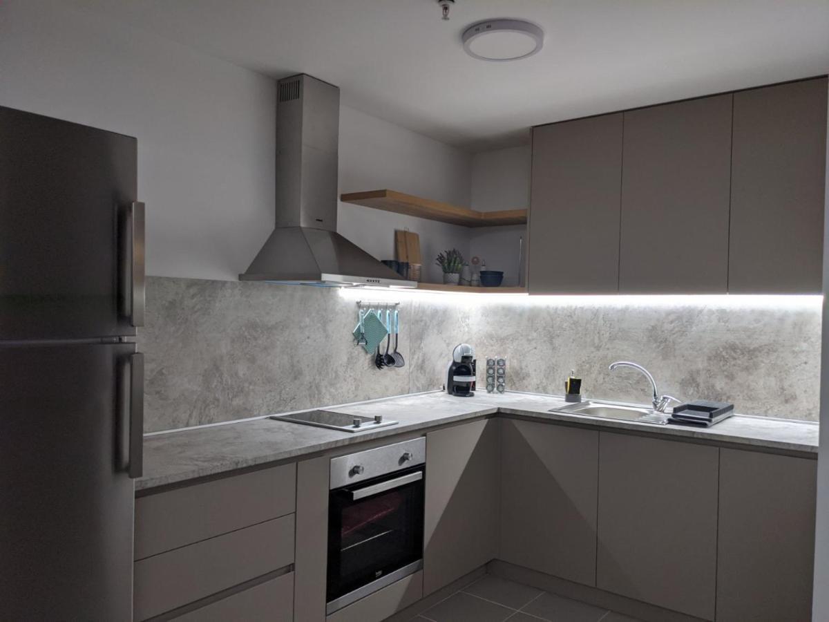Sky Side Luxury Condo Üsküp Dış mekan fotoğraf