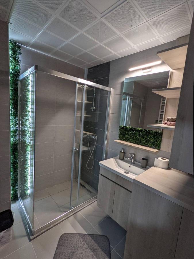 Sky Side Luxury Condo Üsküp Dış mekan fotoğraf