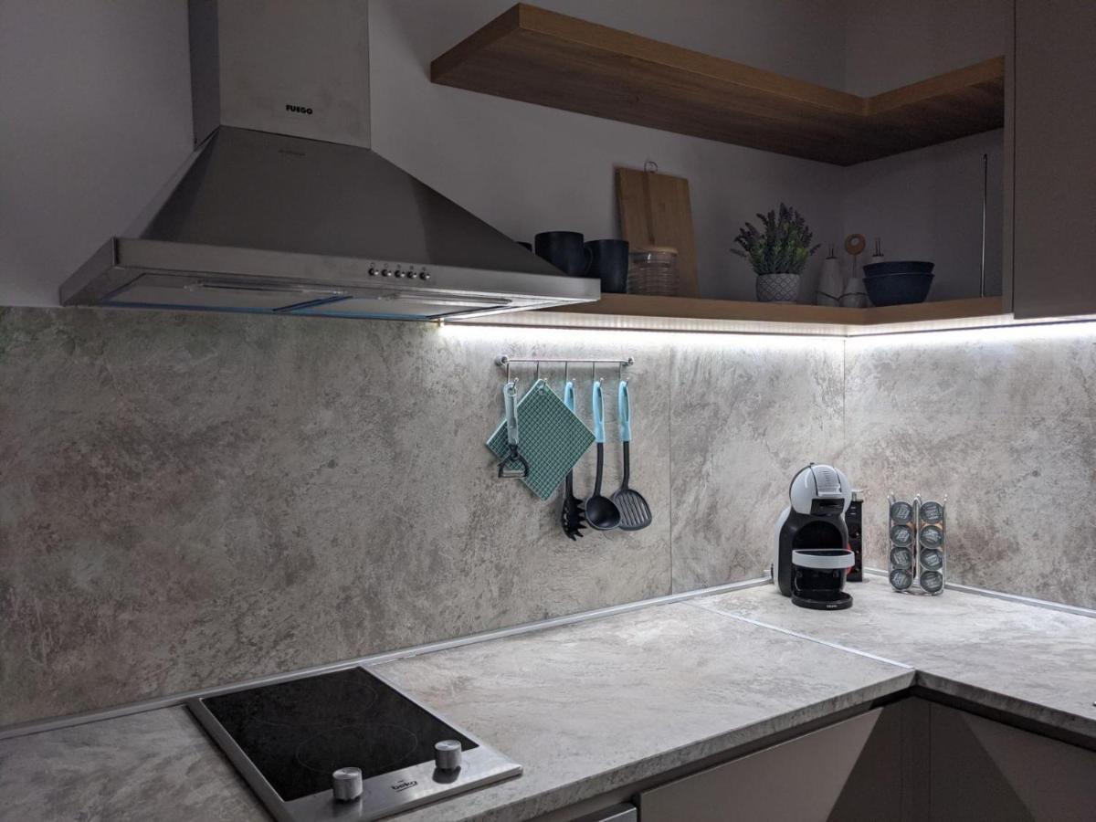 Sky Side Luxury Condo Üsküp Dış mekan fotoğraf