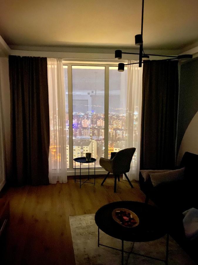 Sky Side Luxury Condo Üsküp Dış mekan fotoğraf