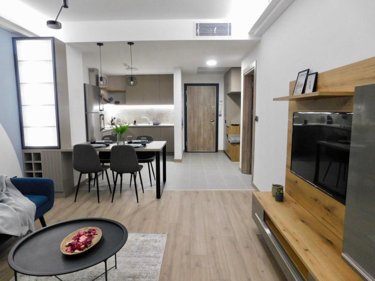 Sky Side Luxury Condo Üsküp Dış mekan fotoğraf