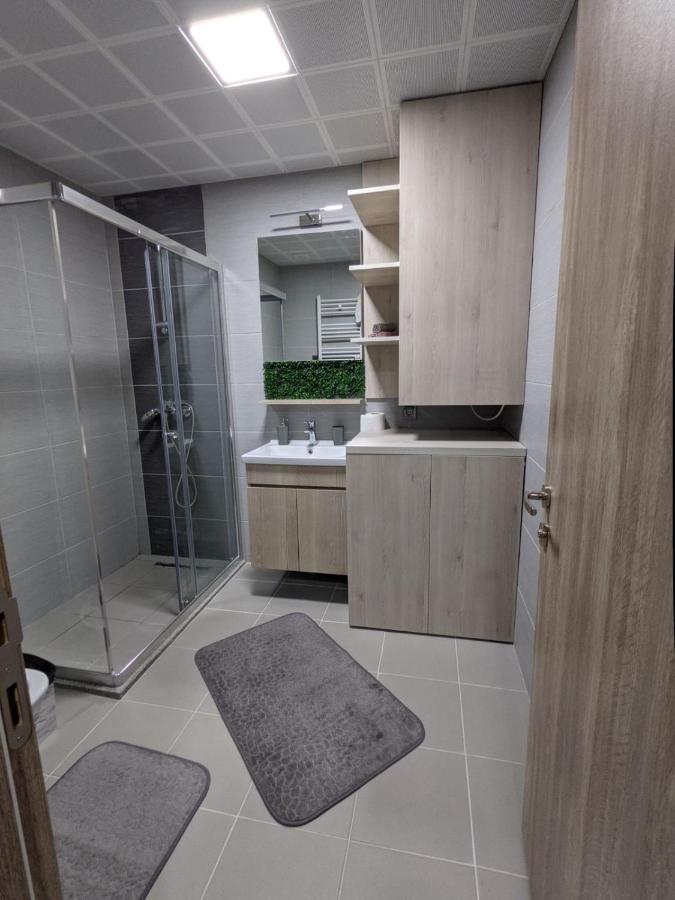Sky Side Luxury Condo Üsküp Dış mekan fotoğraf